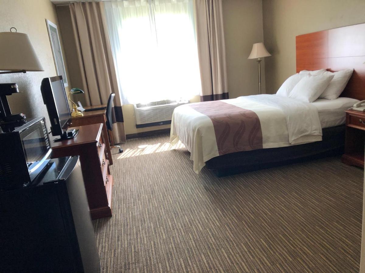 Quality Inn & Suites New Castle Extérieur photo