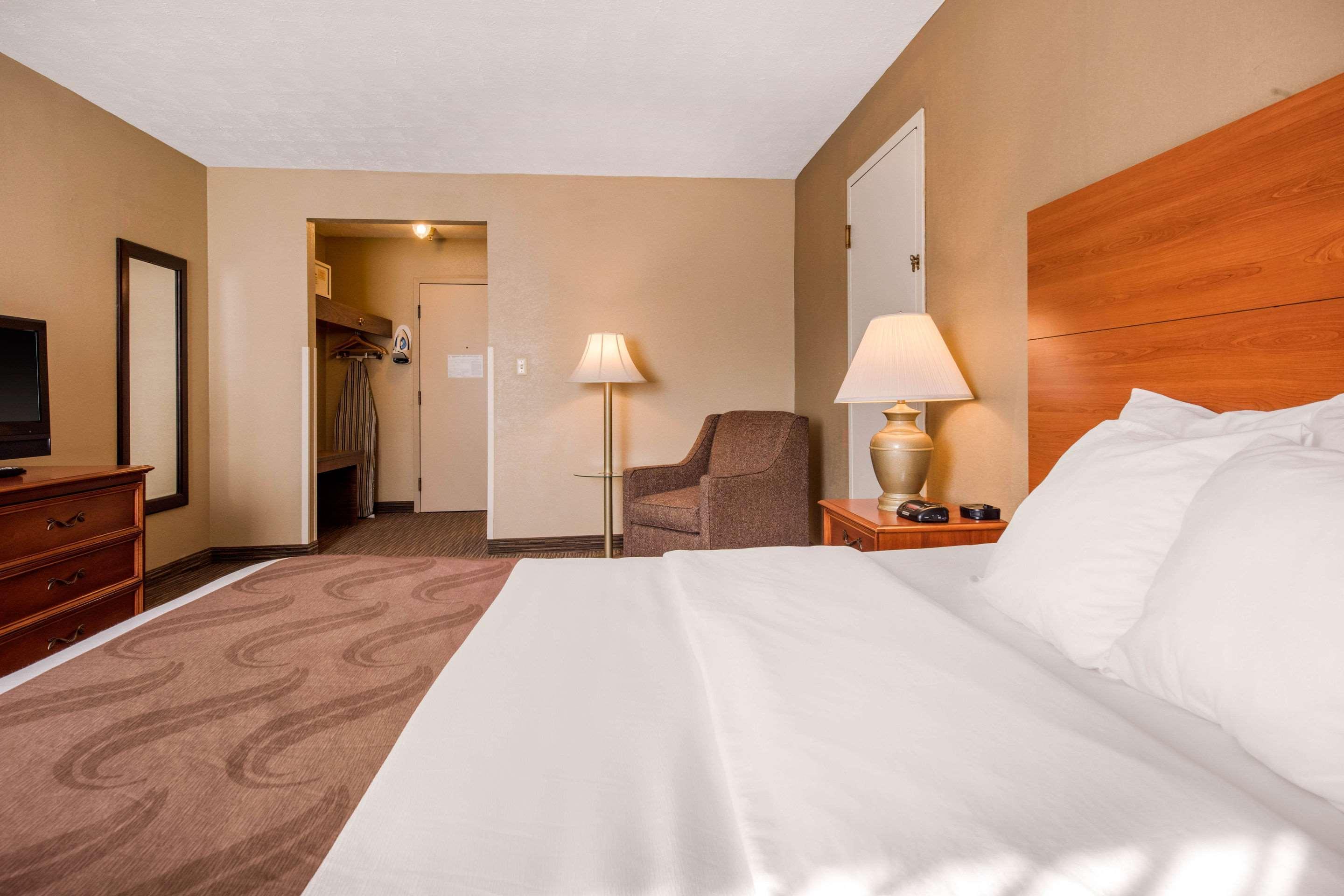 Quality Inn & Suites New Castle Extérieur photo