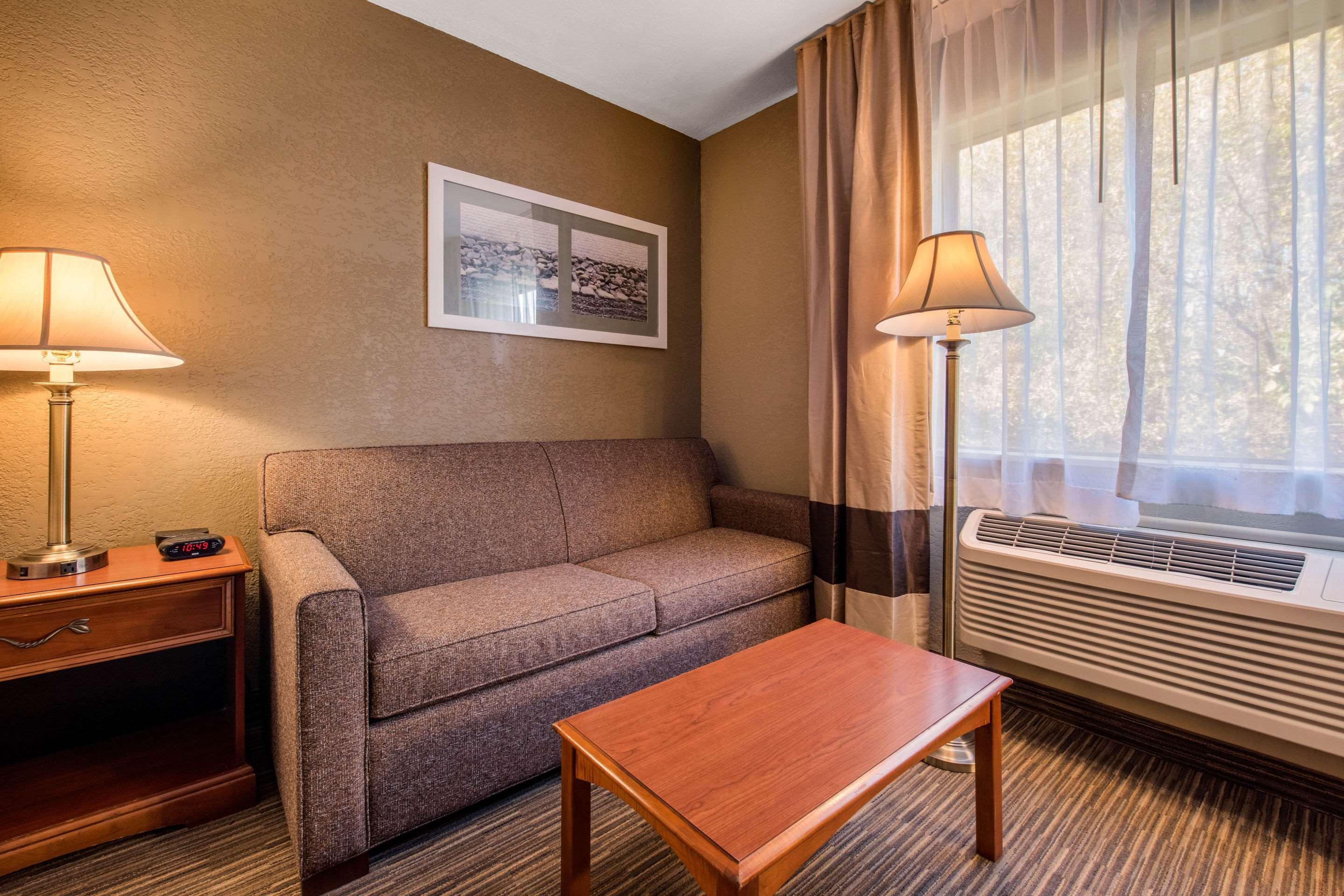 Quality Inn & Suites New Castle Extérieur photo