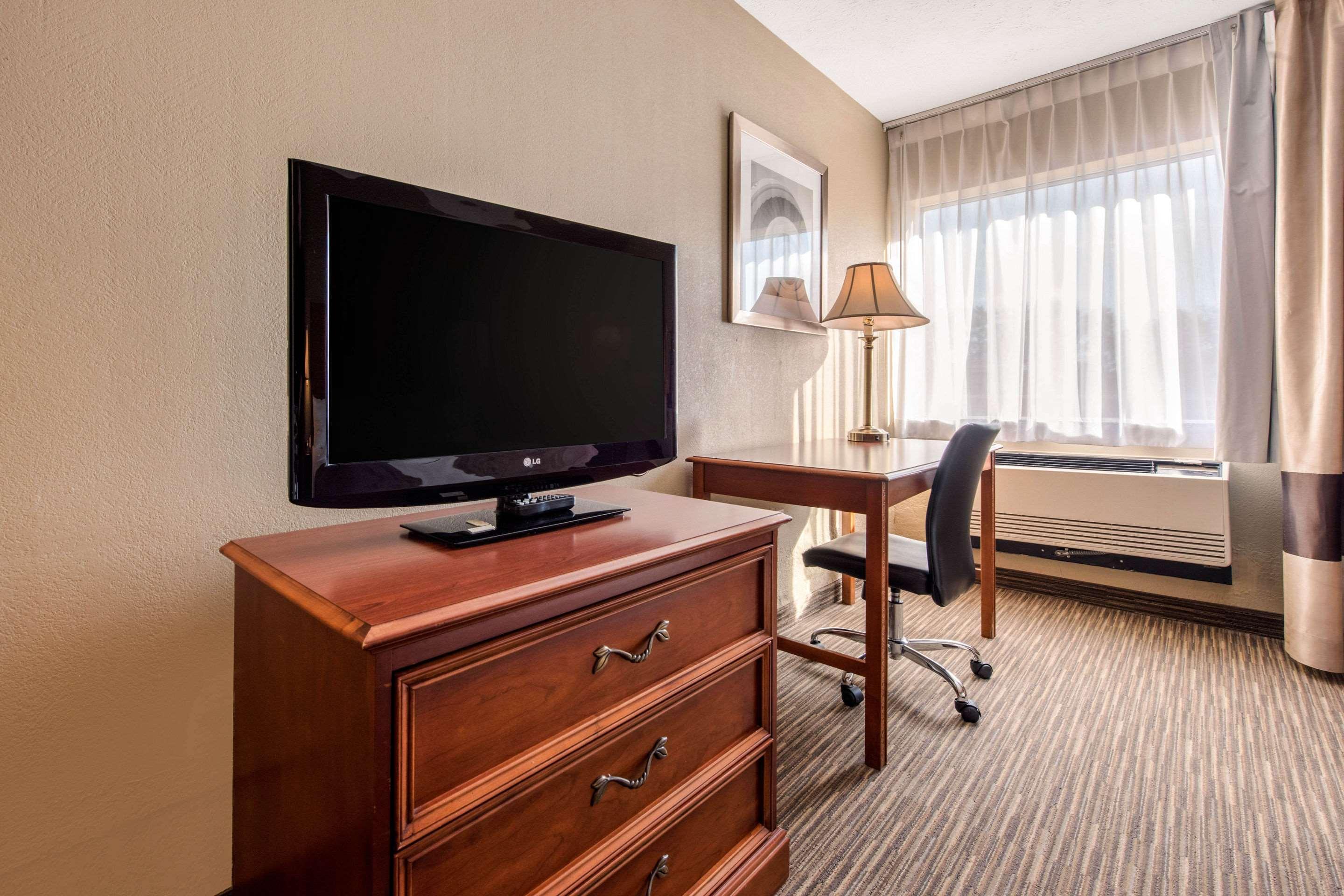 Quality Inn & Suites New Castle Extérieur photo
