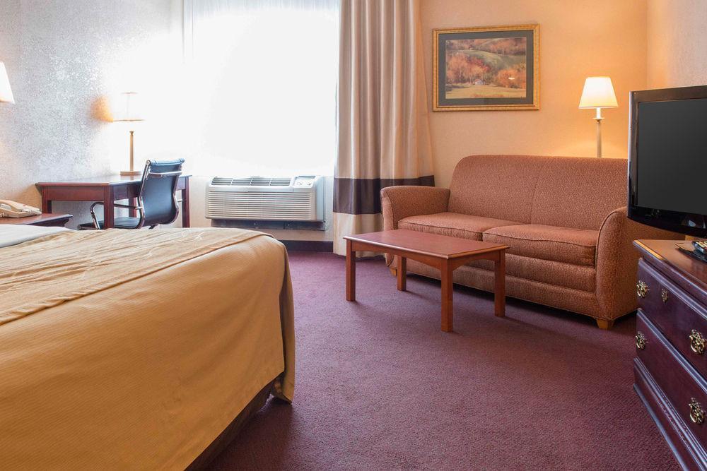 Quality Inn & Suites New Castle Extérieur photo