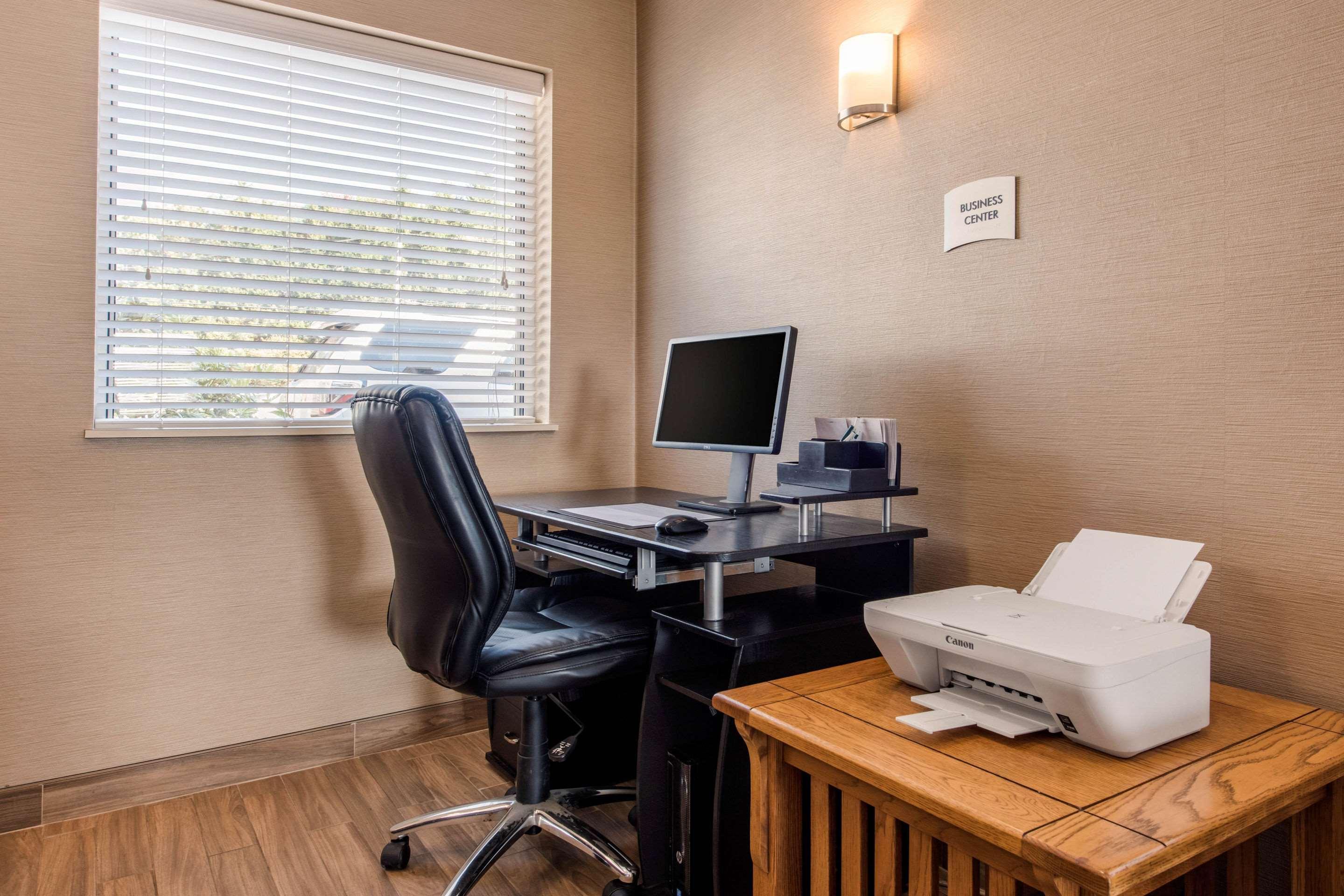 Quality Inn & Suites New Castle Extérieur photo