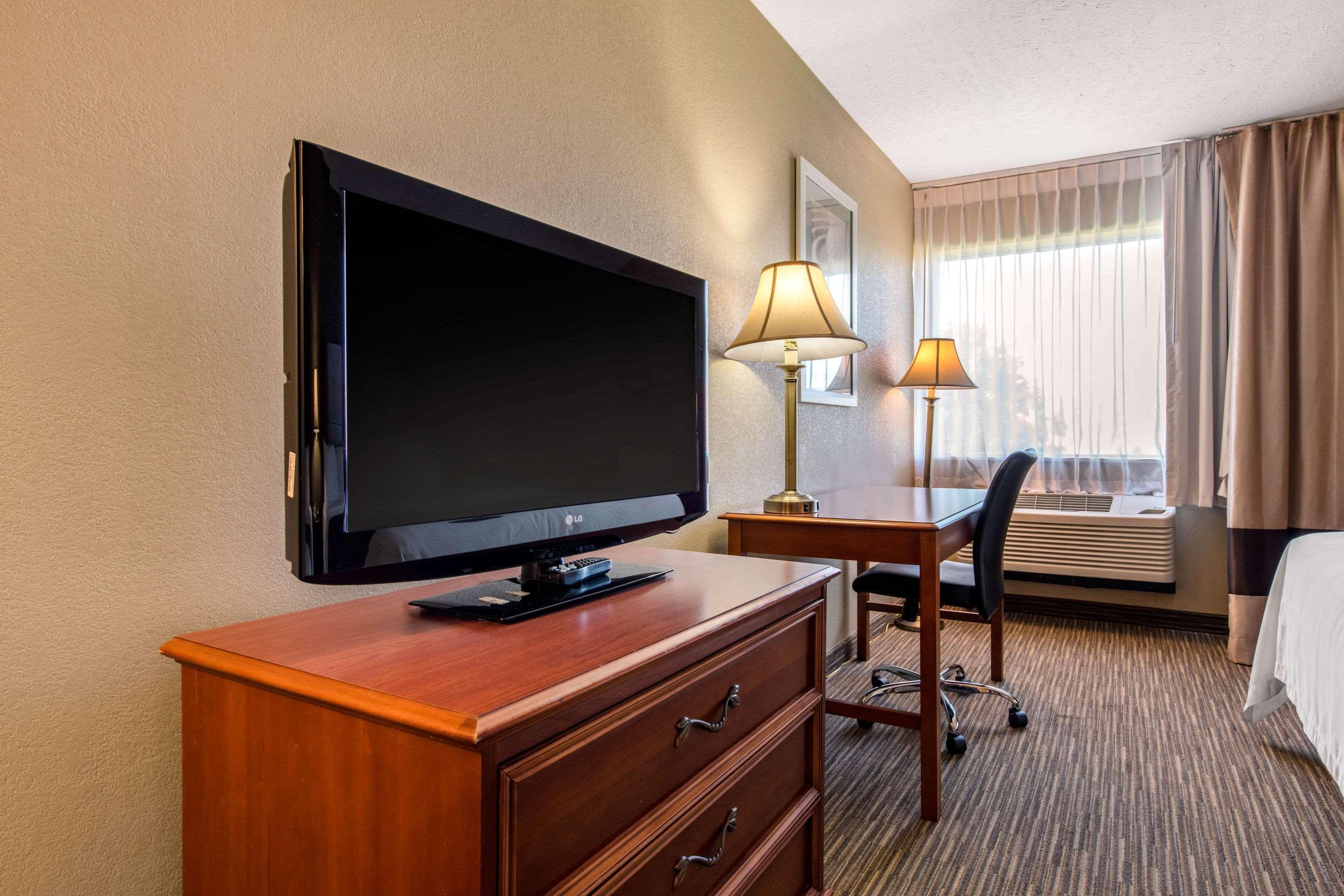 Quality Inn & Suites New Castle Extérieur photo
