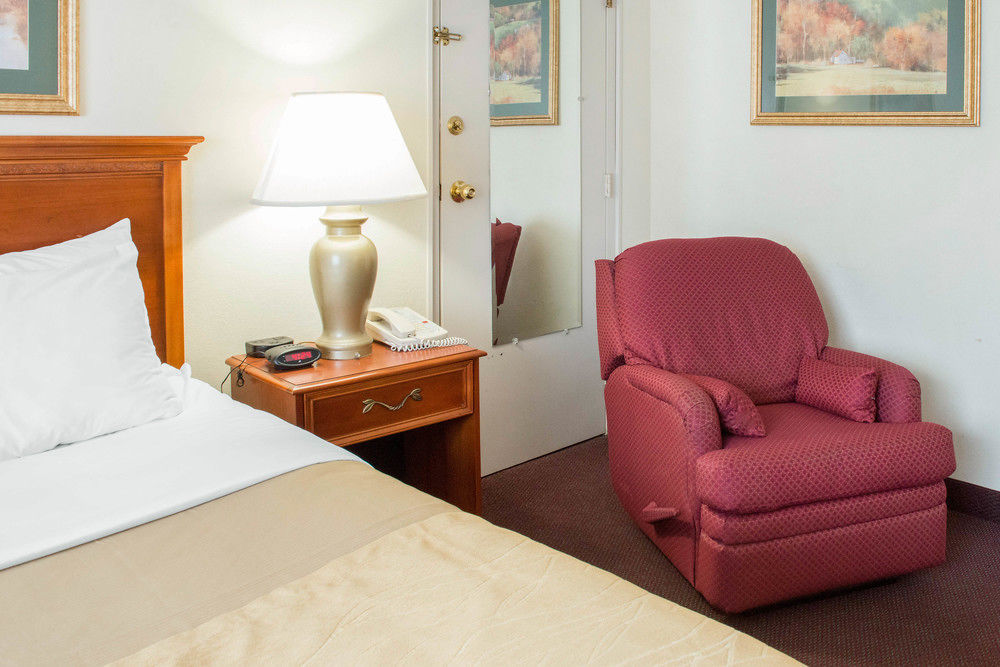 Quality Inn & Suites New Castle Extérieur photo