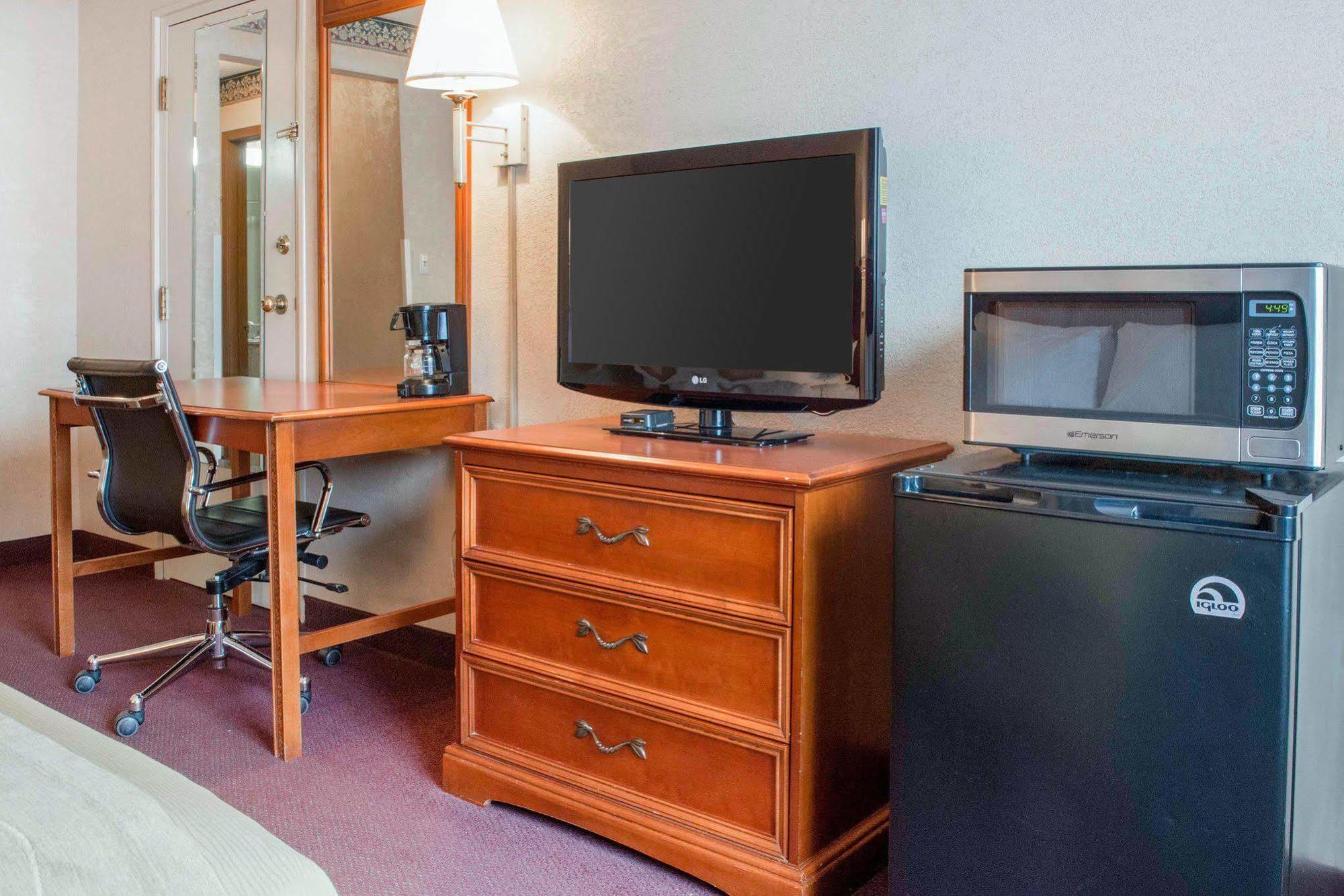 Quality Inn & Suites New Castle Extérieur photo