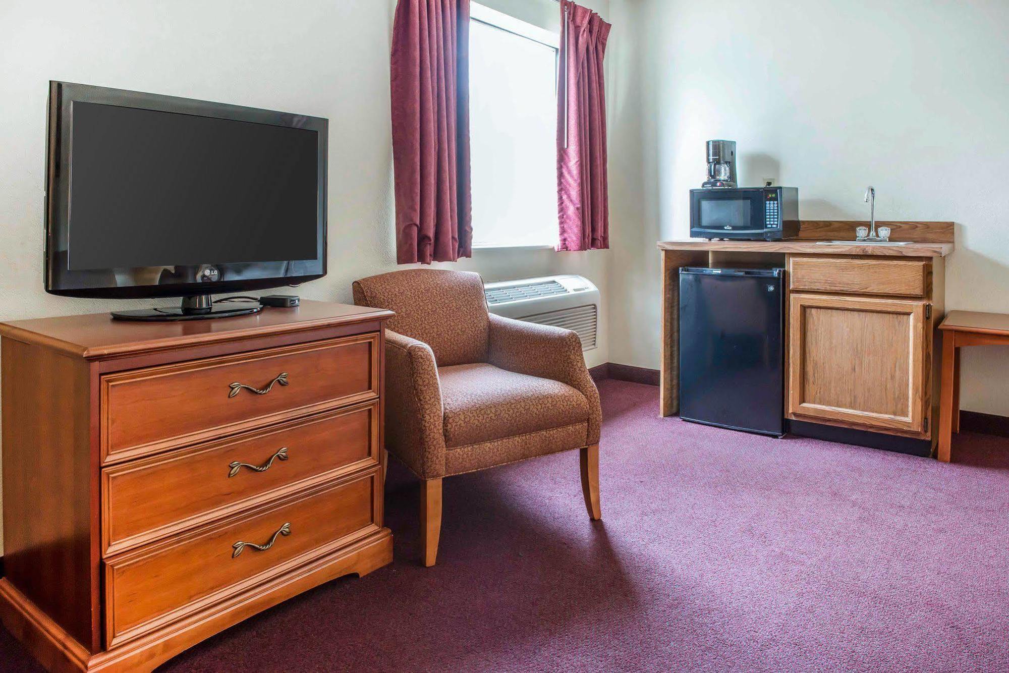 Quality Inn & Suites New Castle Extérieur photo