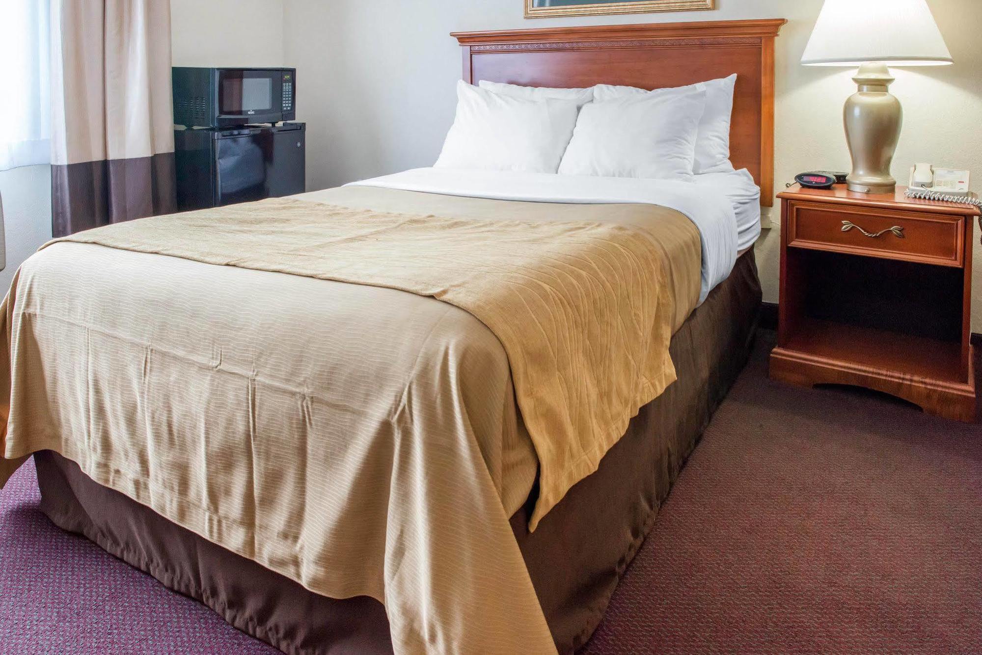 Quality Inn & Suites New Castle Extérieur photo