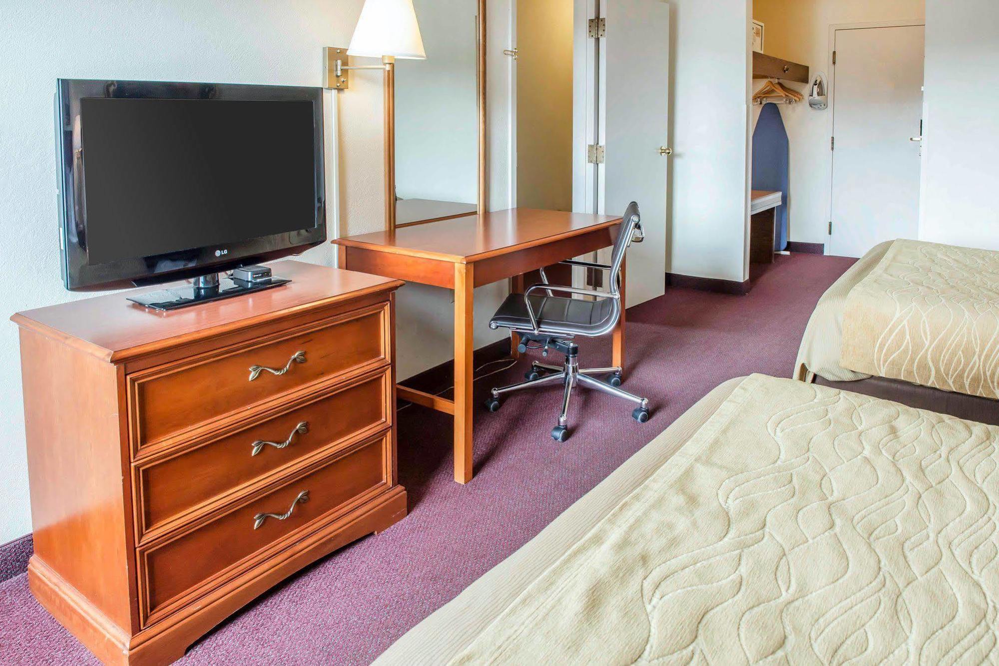 Quality Inn & Suites New Castle Extérieur photo