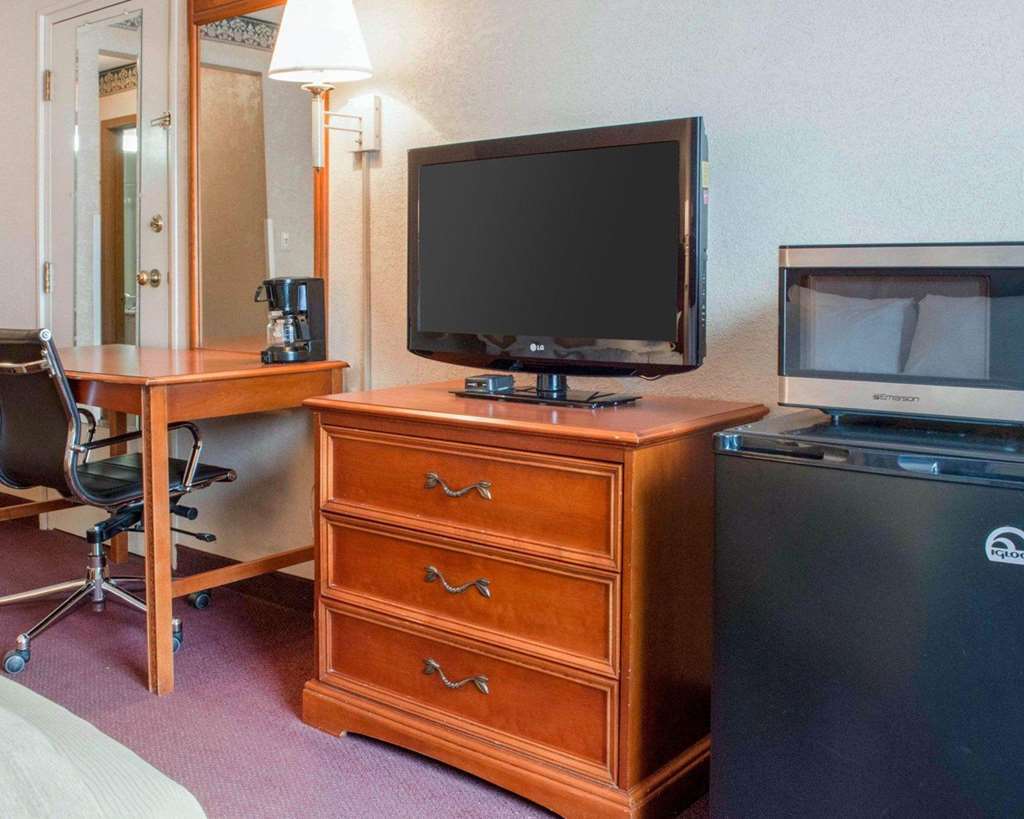 Quality Inn & Suites New Castle Chambre photo