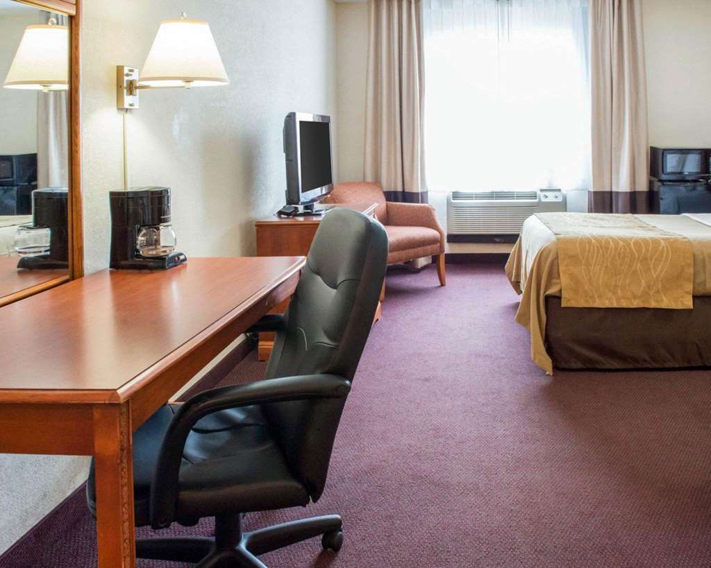 Quality Inn & Suites New Castle Chambre photo