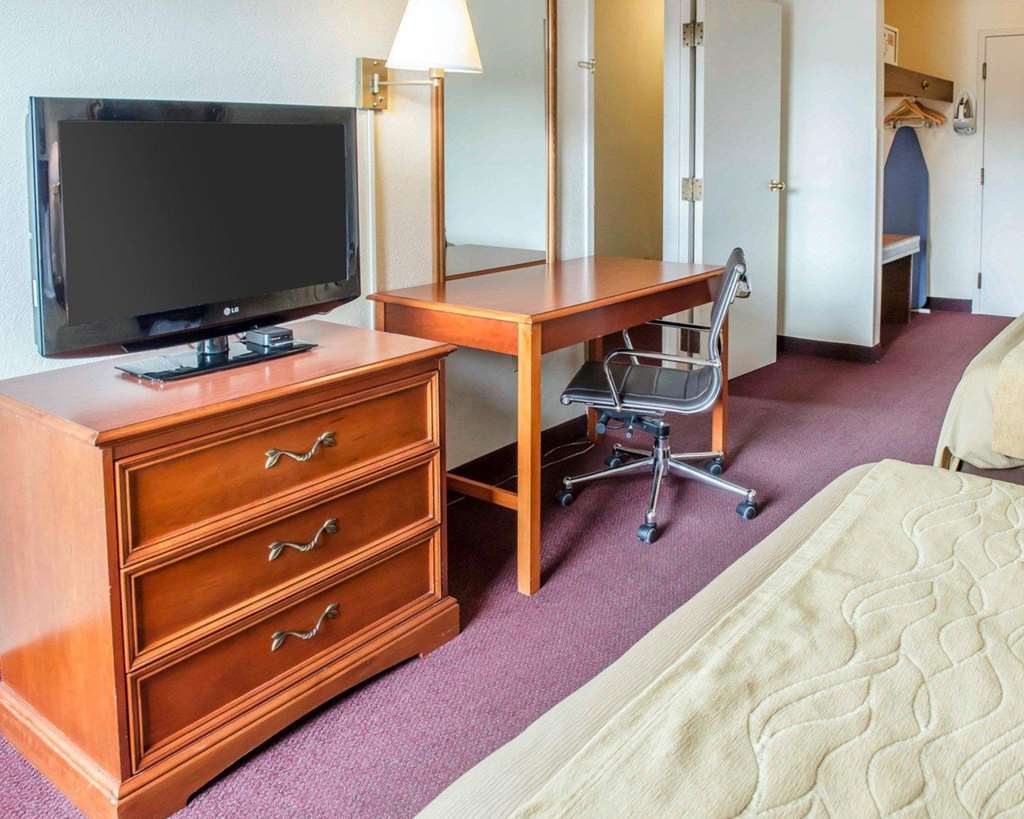 Quality Inn & Suites New Castle Chambre photo