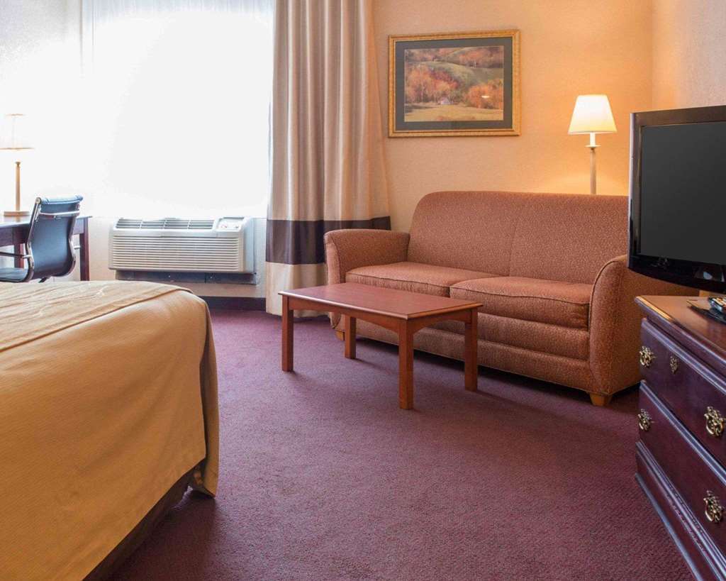 Quality Inn & Suites New Castle Chambre photo