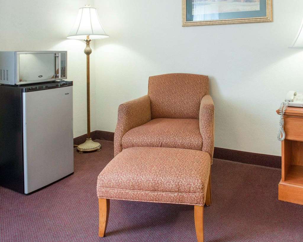 Quality Inn & Suites New Castle Chambre photo
